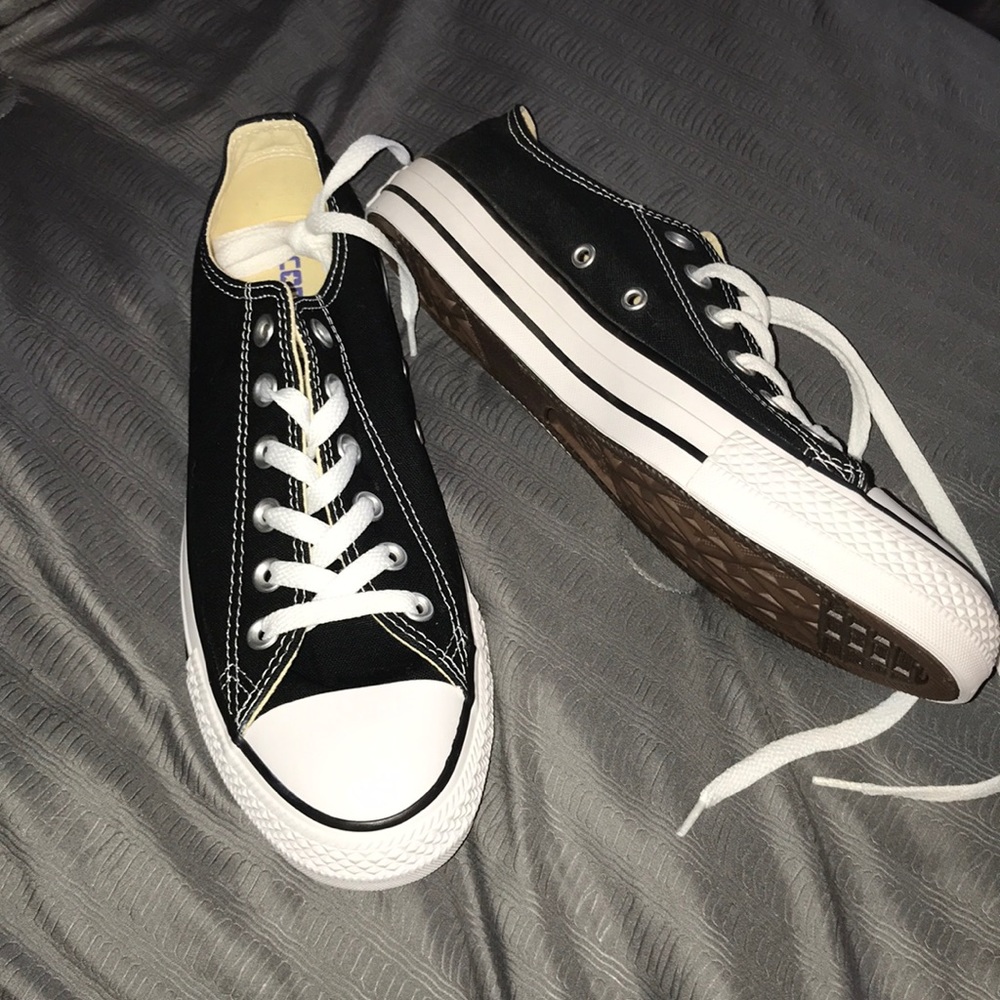 Black converse never worn